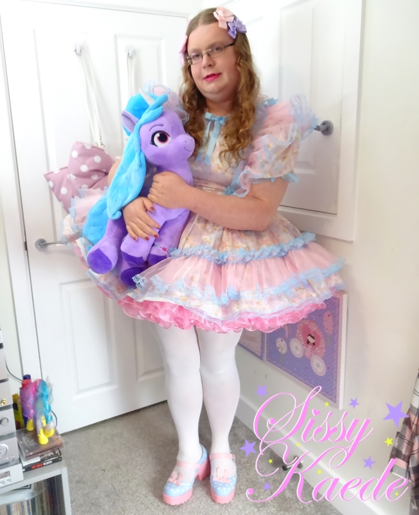 Little Girl and Her Pony - Frillied little girl tonight, sissy,little girl,sissy dress, Sissy Fashion,Dolled Up,Adult Babies