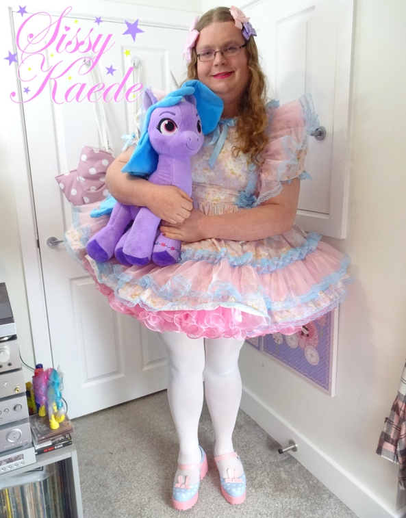 Little Girl and Her Pony - Frillied little girl tonight, sissy,little girl,sissy dress, Sissy Fashion,Dolled Up,Adult Babies