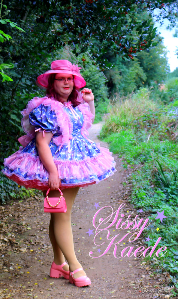 Pink Prissy outdoors fun - BBT Pegasus dress in blue with matching pink accesories, sissy,frilly,prissy,sisy dress,sissy girl,outdoors,pink, Sissy Fashion,Dolled Up