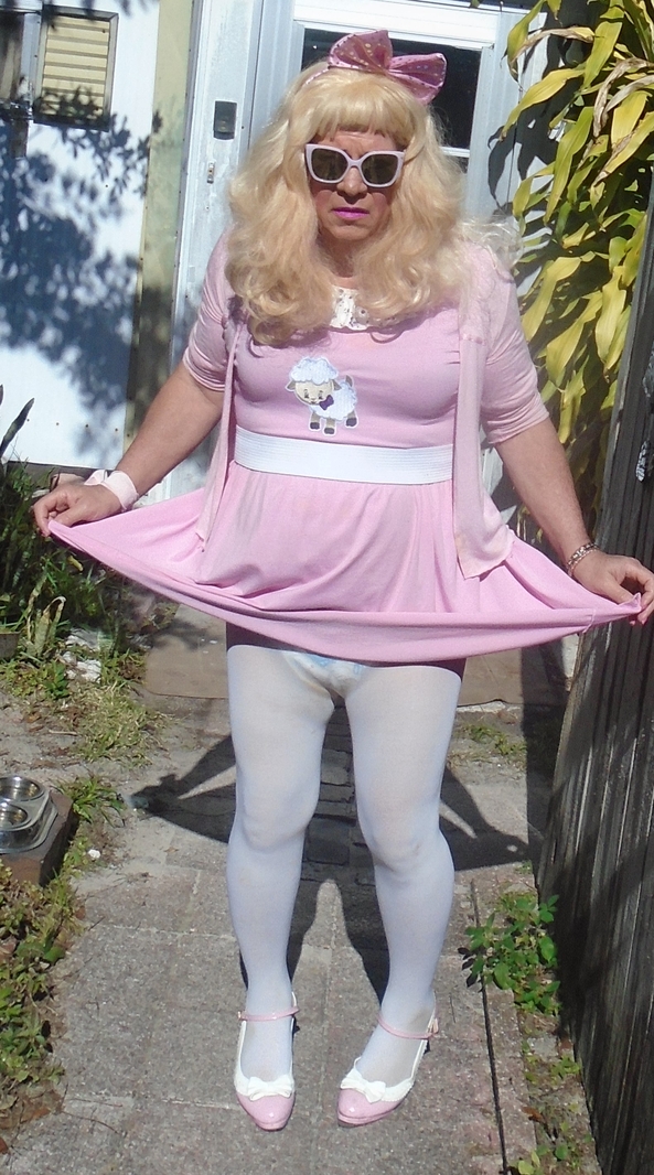 This sissy little girl is back with new pitures - With Daddy/Master Al's Medical problems, this sissy hasn't been able to take many pictures lately , sissy,humiliation,permanent age regression,diapers,adult little girl, Adult Babies,Feminization,Diaper Lovers