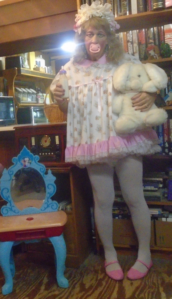 Does Everyone love being a sissy ! - pansy is just so happy is that permanently regressed to a 3 year old.  pansy's would like to know that others sissys like her be happy living permanently as a little girl. And do yiou ever want to pretend to be a grown-up again ?, sissy,humiliation,permanent age regression,diapers,adult little girl, Adult Babies,Feminization,Diaper Lovers,Sissy Fashion