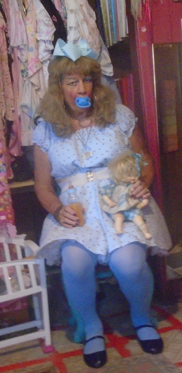 Ascared Little Girl - my Daddy/Master is properly head to a Nursing home, and as i cant take of the house, one of relatives will have to move her, (maybe His Son) and He is mean, and he doesnt like me., sissy,humiliation,permanent age regression,diapers,adult little girl, Adult Babies,Thumb Sucking,Feminization,Diaper Lovers