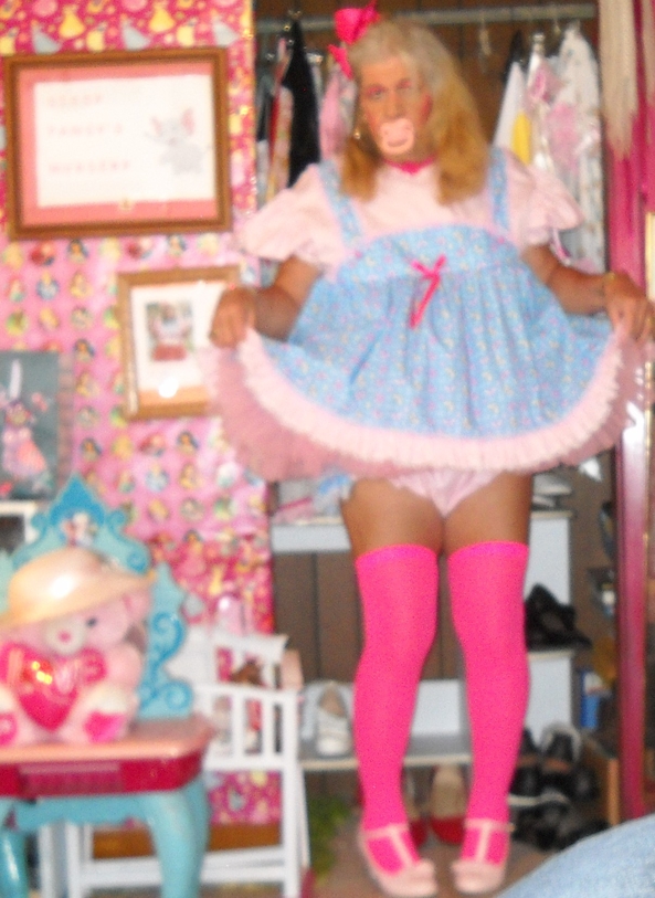 This sissy dont know if theybe posted yet - I dont know if theis pitures have be posted yet, it honestly is hard for me to remember things, like how to read and rite, thats why this little girl cant rite stories anymore, it hard for me to use a computr and i habe trouble thinking many more, sissy,humiliation,permanent age regression,diapers,adult little girl, Adult Babies,Feminization,Sissy Fashion,Diaper Lovers