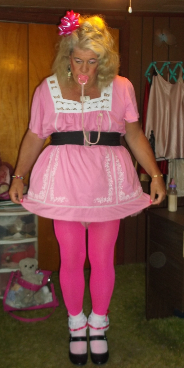 sissybaby pansy ALL in pink - babypansy enjoys the sunny day in a very suitable (for his age ~~ 3 years old) outfit., sissy,sissybaby,humiliation,age regression, Adult Babies,Feminization