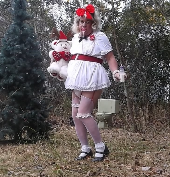 Xmas in July 2 - sissybaby pansy adds a few of its own Xmas pictures, humiliation,sissy,adult baby, Adult Babies