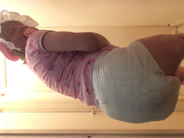 I need a change - Messy diaper , Messy diaper , Adult Babies,Diaper Lovers