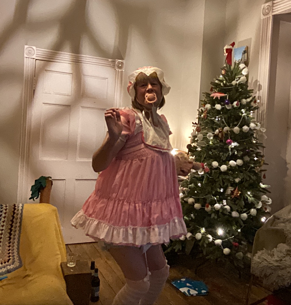 Sissy Baby Xmas - Baby dances round the Christmas tree , Adult Sissy Baby., Adult Babies,Feminization,Sissy Fashion,Diaper Lovers,Holiday