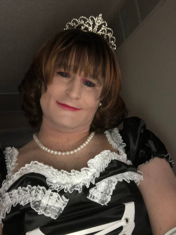 Maid Sabrina  - I am here to serve, please give orders and tell her how feminine she is (she gets off on that), Feminization,Maid,Sissy, Feminization,Sissy Fashion,Dolled Up