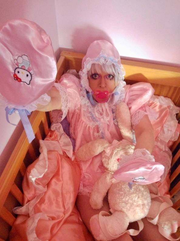 Princess PissyPanties - Sissy Baby - pathetic, impotent diaper-wetter., Sissy baby,diaper-wetter., Adult Babies,Diaper Lovers,Dolled Up,Feminization