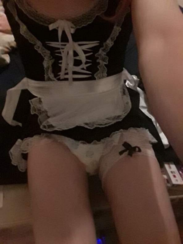 Sissy Maid Katie - I don't need a potty break, Sissy,diaper,maid,double diapered,wet, Adult Babies,Feminization,Diaper Lovers